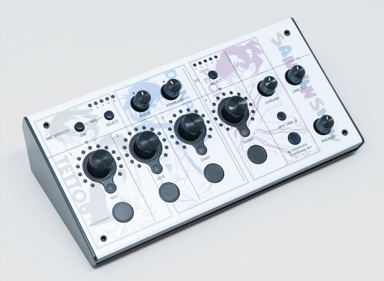 ローランド、ゲーム配信グループ「三人称」とのコラボ「BRIDGE CAST」発売。限定フェイスプレート付属