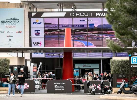 INFiLED、仏ポール・リカール・サーキットにヨーロッパ最大級の透明LEDディスプレイを設置