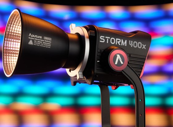 Aputure、LEDスポットライト「STORM 400x」発売。BLAIRチップ搭載で高精度な白色光、出力400Wでパワフル
