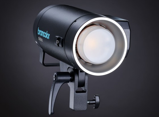 broncolor、モノブロックストロボ「Stelos 800L」発売。800Wsのパワーと色温度調整機能を搭載