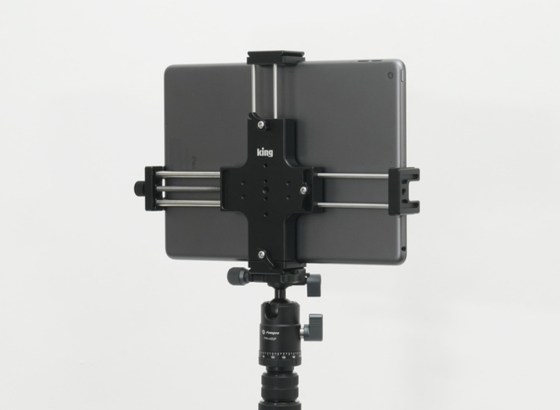 浅沼商会、「King クロスタブレットホルダー」発売。拡張性も備えタブレットを安定固定