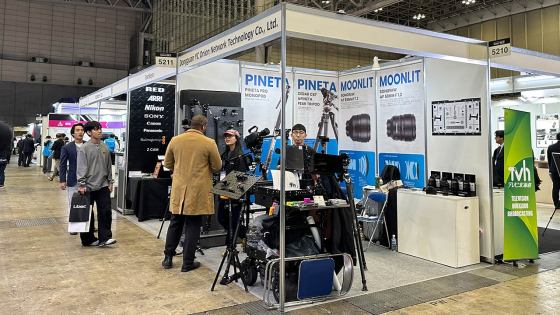 YC Onion、ライトスタンドとしても使える新型一脚「Tako」を展示