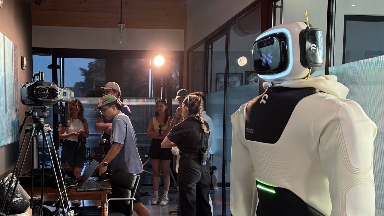 Blackmagic Design導入事例：「Robot.com」ブランドキャンペーンの場合