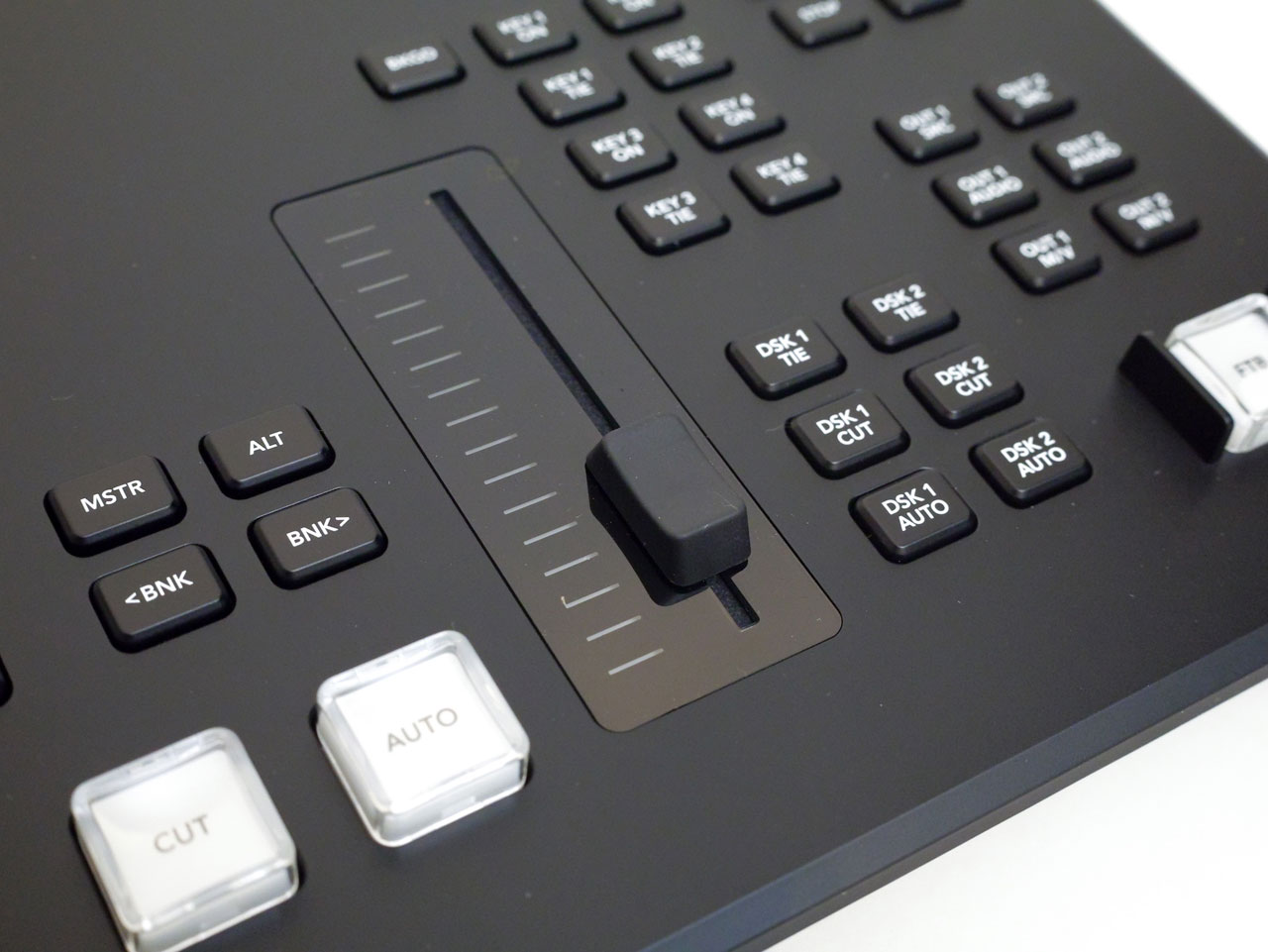 251205_Review_ATEM-Mini-Extreme_04jsKVJda3