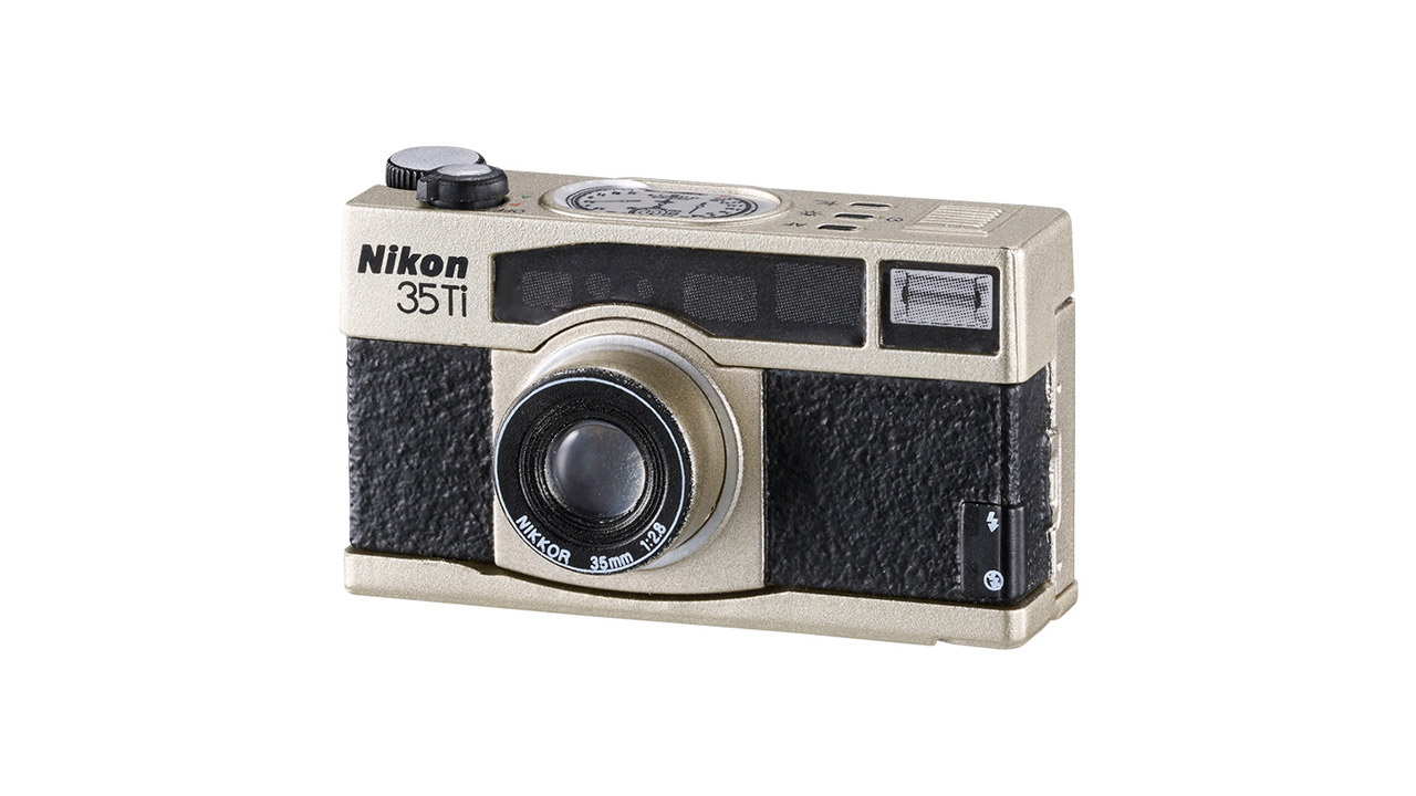 251224_Nikon_Miniture_04BMh0oKTB