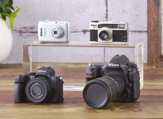 ニコン×バンダイ、コラボ第2弾ミニチュアフィギュアを発売。シャッターが押せる！ニコンの名機を1/3スケールで再現