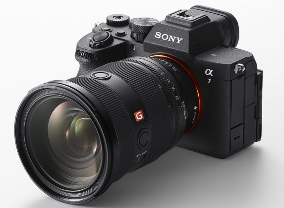 ソニー、「α7 V」発売。ベーシックモデルの基準を引き上げる第5世代機