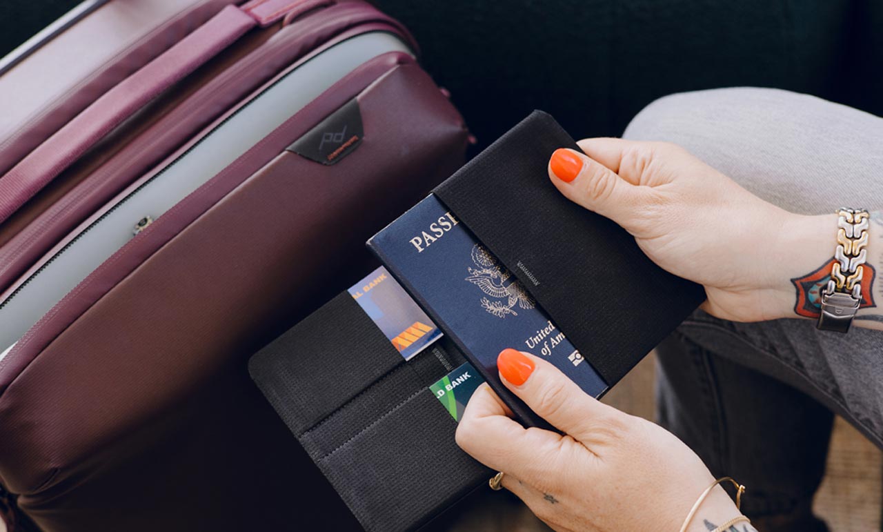 260108_PeakDesign_wallet_01ARb4Jux3