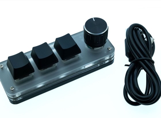 XYZA、回転ノブ搭載の超小型プログラマブルキーボード「Tinykeyboard3Plus」発売。動画編集や業務効率化を加速