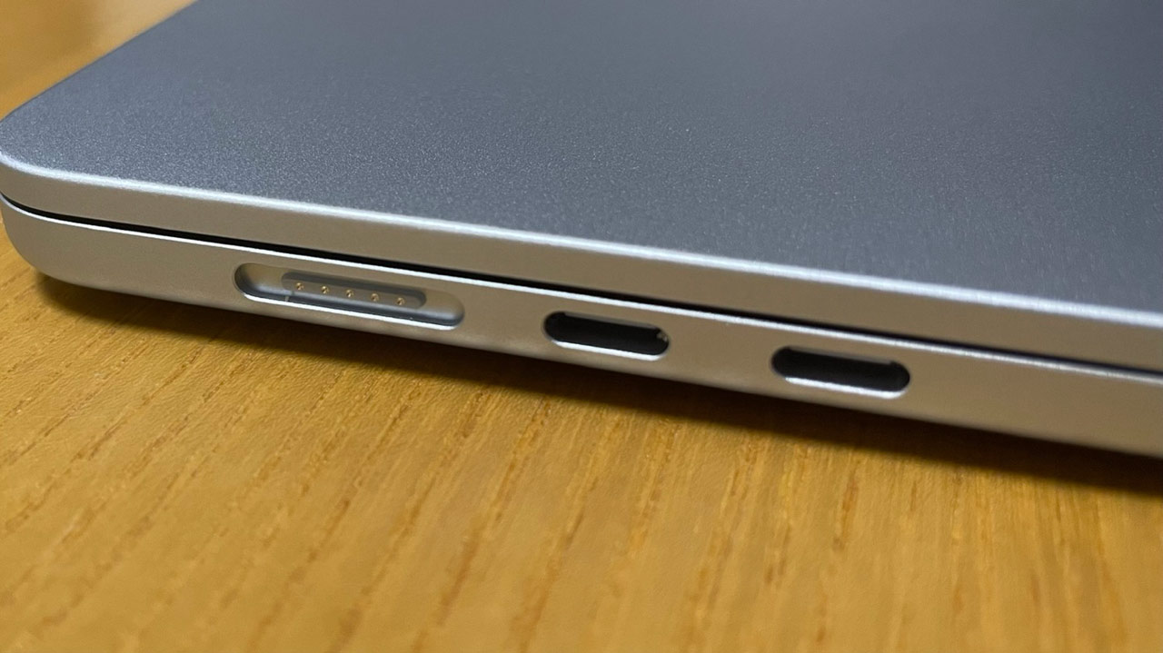 260309_Review_MacBookAir-M5_06EPwuNcA6