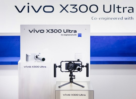 vivo、次世代フラッグシップ「X300 Ultra」をMWC 2026で公開。画期的な400mm相当ZEISS望遠エクステンダー搭載