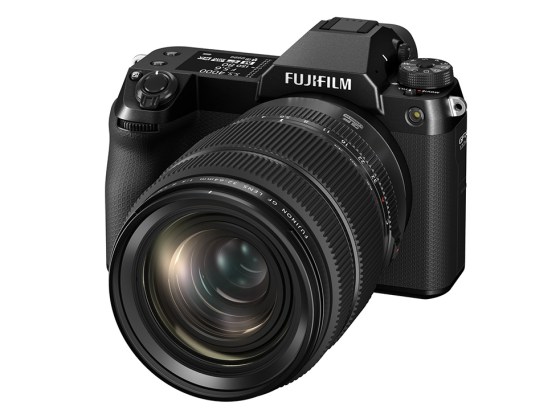 富士フイルム、「GFX100S II」Ver.2.50公開。電動パワーズームレンズ「GF30-110mm T3.5 PZ」への対応とT値表示機能を追加