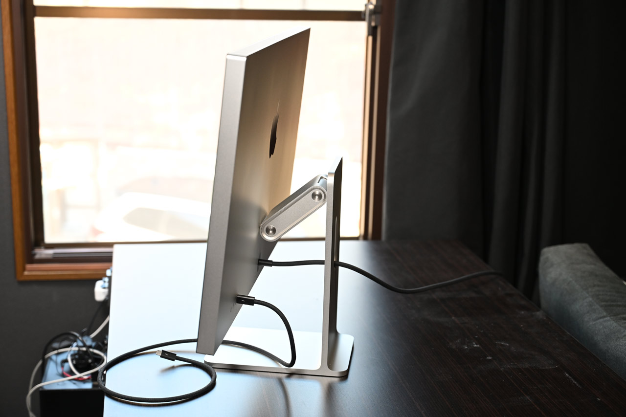 260401_Reviews_MacBookProM5MAX_31b33rjUn0