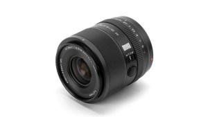 Viltrox、新シリーズ第1弾「AF 35mm F1.8 II EVO」発売。APO設計で日常スナップを鮮やかに描写