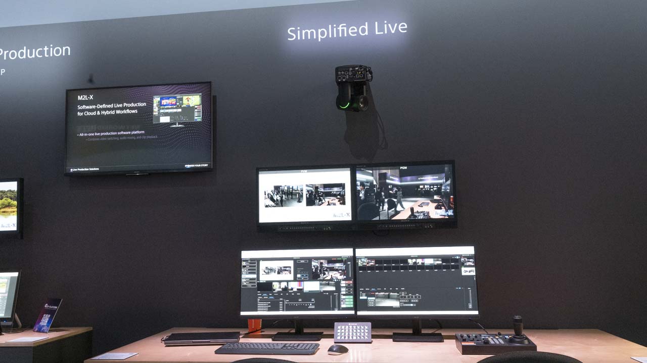 スマートフォンで3Dモデリングを行うXYNのデモ
