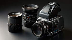 Hasselblad 203FE：フォーカルプレンの残り香 Vol.33 [中判カメラANTHOLOGY]