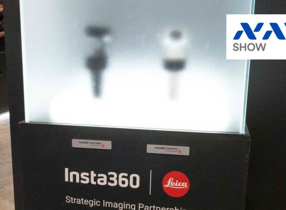 Insta360、次世代カメラ「Luna」をティーザー展示。E-Ink搭載マイク「Mic Pro」にも注目[NAB2026展示レポート]