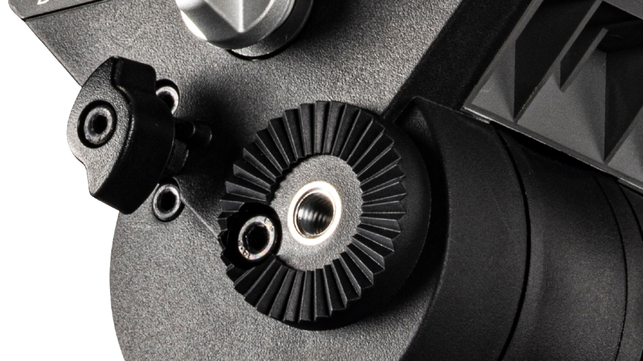 Libec TH-Z2のキャリングハンドルとアクセサリーポート