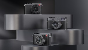 ライカの「M11-P」「Q3」「D-LUX 8」とMレンズに新色「メタルグレー」が登場。ブラックの操作部と赤のスケール刻印が映える外観