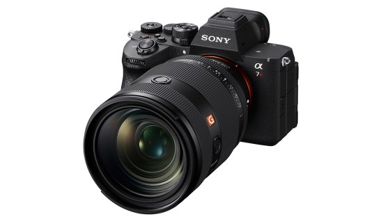 ソニー、大口径超広角単焦点レンズ「FE 14mm F1.8 GM」発売。超広角