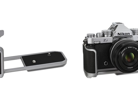 ニコン、ホールド性を高めるZf 用エクステンショングリップに新色シルバーが登場