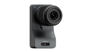 システムファイブ、縦型4K配信カメラ「YoloCam S7」とF1.4大口径「YoloLiv 18mm Lens」のレンズキットを発売