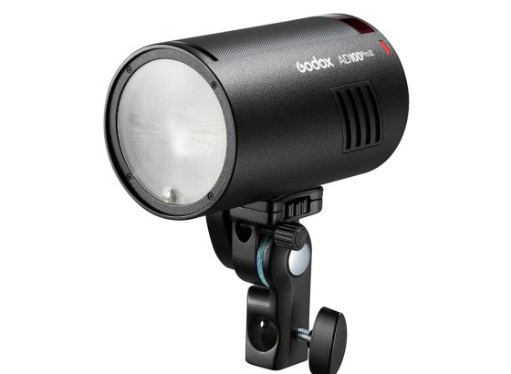 GODOX、モノブロックポケットフラッシュ「AD100ProII」発売。バッテリー容量拡大、冷却機構刷新でフルパワー発光490回