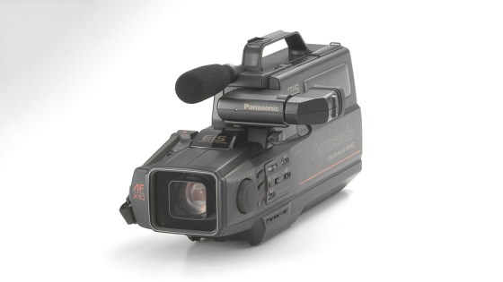 キヤノン、ハイアマチュア向けビデオカメラ「iVIS HF G40」を発売
