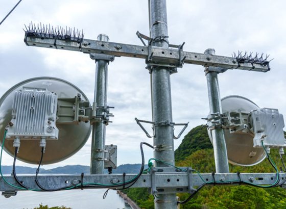 伊藤忠ケーブルシステム、周防大島町の離島間で実測9.2Gbps超の超高速無線回線を構築。セラゴン社「IP-50E」を納入