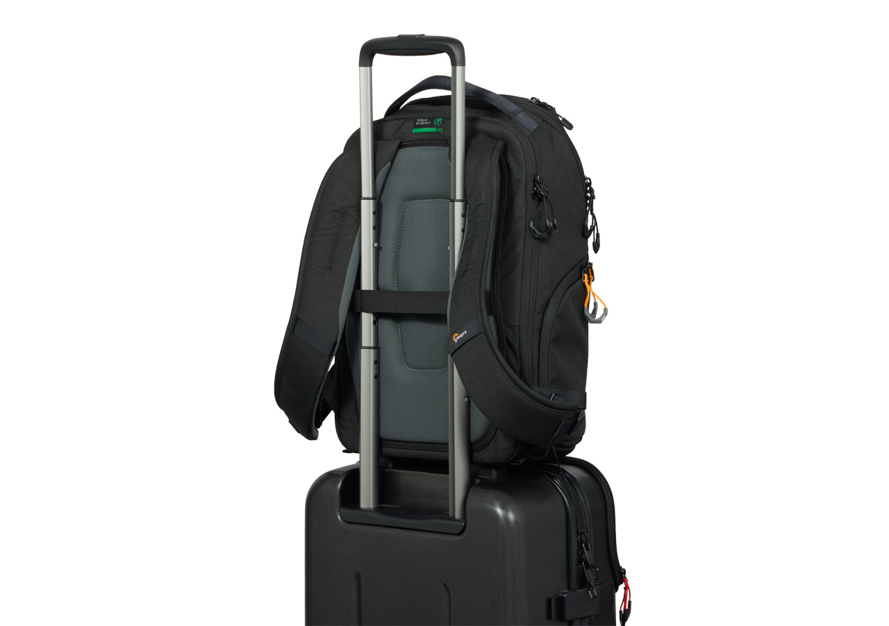 260729_Lowepro_FastpackIV_03dVSxsPLq