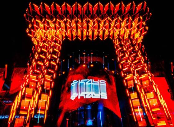 YES TECH、2,000平米の透明LEDでアジア最大級300mステージを実現。モンゴル「Kharkhorum Festival」を彩る