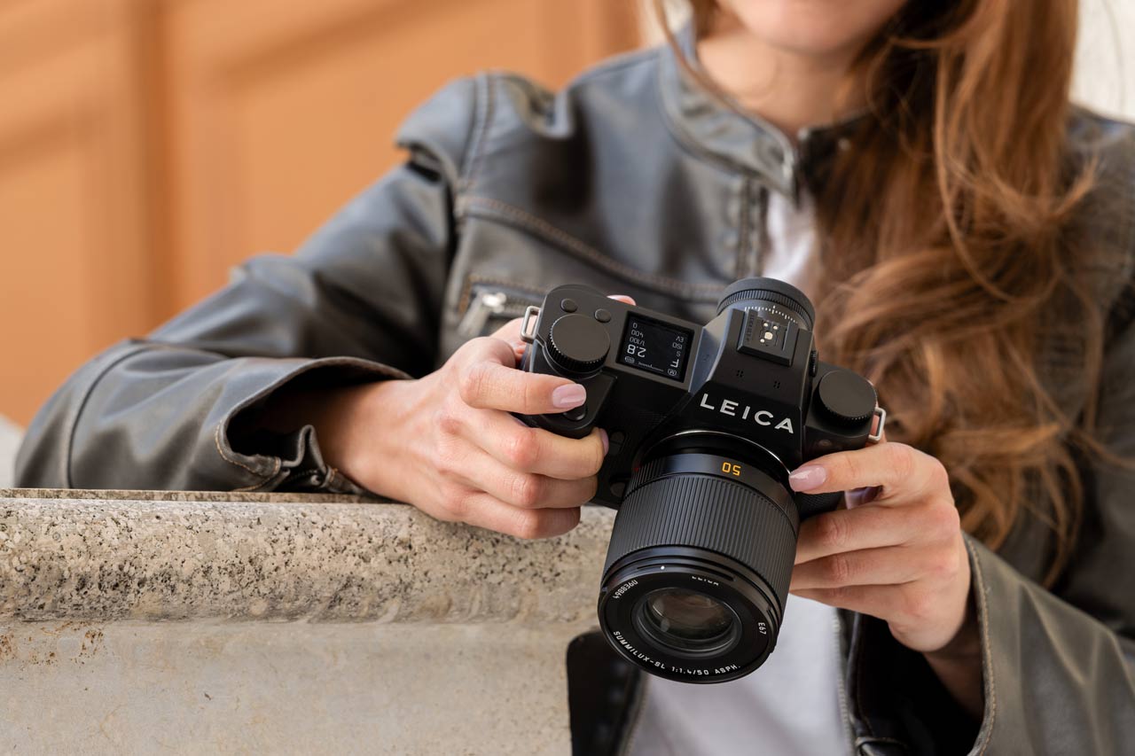 260908_Leica-Camera_02jsOibGUw