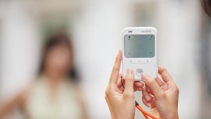 GODOX、透明ファインダーと露出計を搭載した小型カメラ「C100」を発売