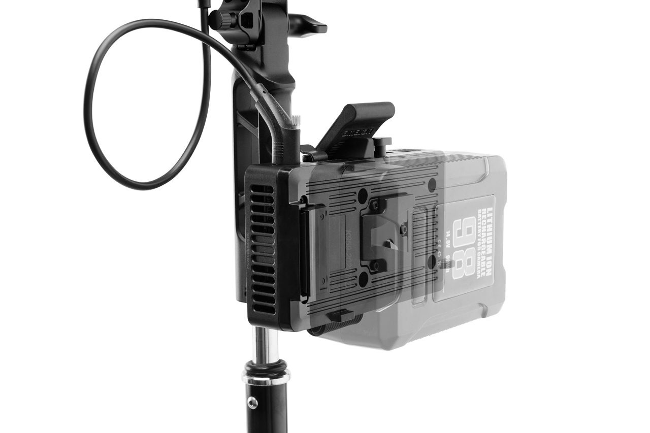 261015_amaran_V-Mount_02TK7pnAMM