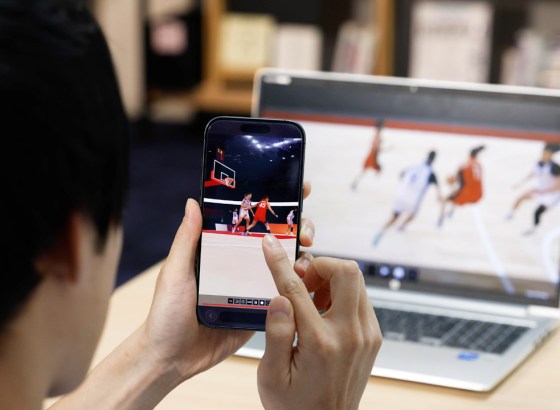 キヤノン、バスケ国際大会の3D空間データを約750台の端末へライブ配信。自由視点観戦の実証に成功