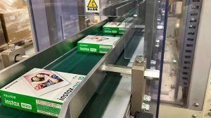 富士フイルム、「チェキ」フィルムの生産設備を増強。2027年春から順次稼働、生産能力を2026年度比2割増へ