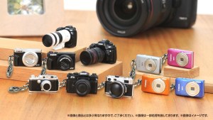 キヤノン、「ガシャポン」の「めじるしアクセサリー」シリーズに初登場。歴代名機のカメラとレンズをラインナップ