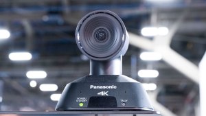 パナソニック「AW-UE5」に凝縮された最新技術。121°の超広角とAI機能がリモートカメラの可能性を一段と引き上げる [NAB2026展示レポート]