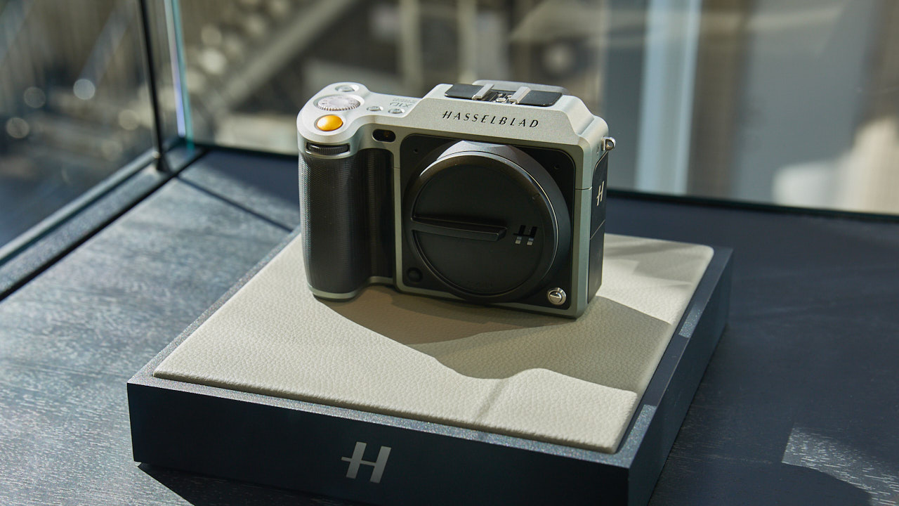 初代Hasselblad X1D-50cの展示
